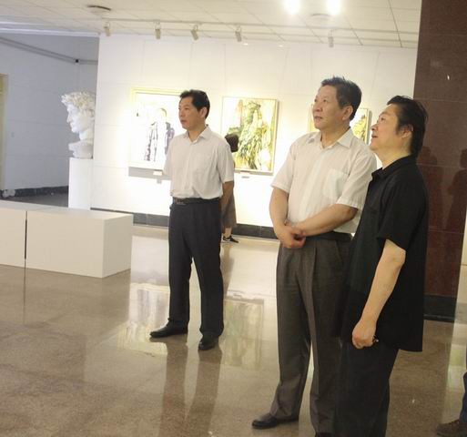 雷竞技举办《行言寓彰——油画作品四人展》